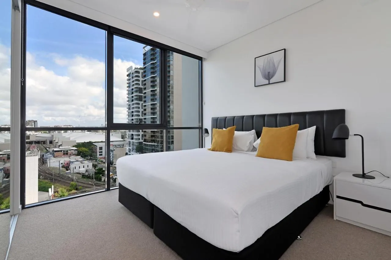 Hope Street Apartments By Cllix Brisbane Australia